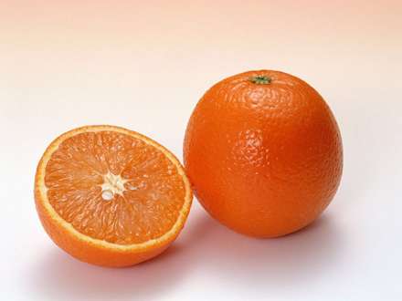 پرتقال همراه با برش دروني
