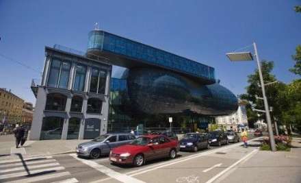 نمای عجیب موزه هنرهای گراز اتریش