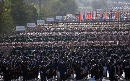 رژه بزرگ نیروهای مسلح با حضور رئیس‌جمهور