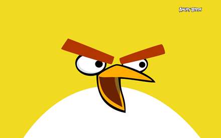 تصوير يك پرنده زرد در بازي پرندگان عصباني (angry birds)