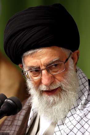 آرزوی دیدنش دارم به دل /در فراقش شهر زندان من است