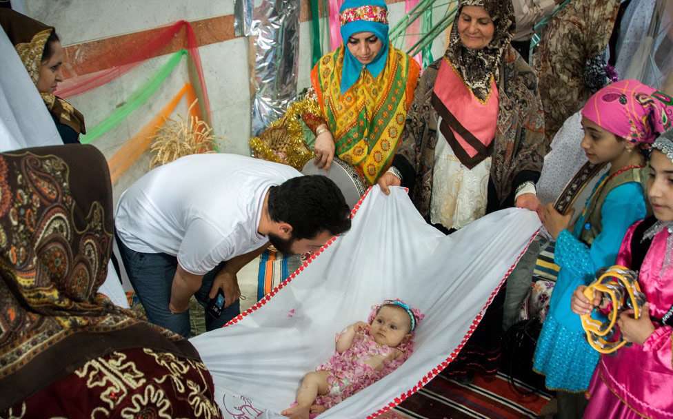 آیین سنتی گل غلتان آیین سنتی گل غلتان