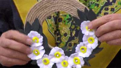 مونتاژ گلهای نمدی