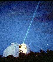 پرتو ليزر فرستاده شده به ماه توسط رصدخانه مکدونالد