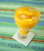 آب میوه ی آناناس و انبه