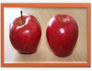 دو عدد سیب
