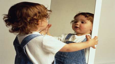 داستان زيباي دختر آينه به دست