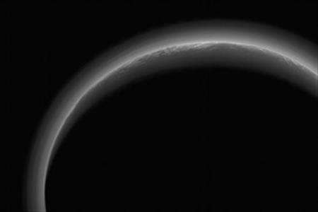 نیمه شب در پلوتو: عکس روز ناسا 