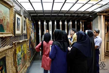 دیدار خبرنگاران از گنجینه موزه هنرهای معاصر تهران