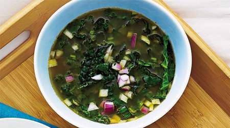 سوپ کاری با سبزیجات برگ سبز