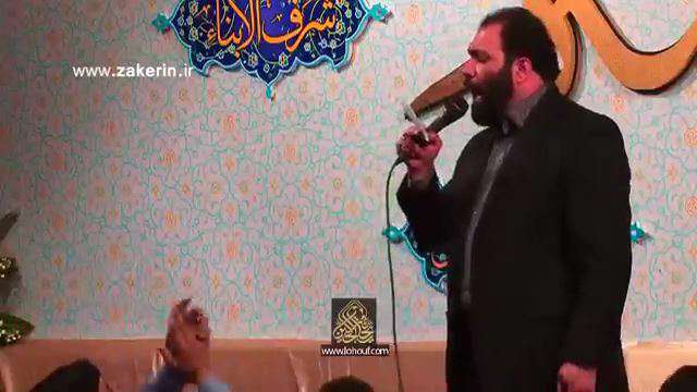 از آسمون دلم می باره یه دسته گل از آسمون دلم می باره یه دسته گل