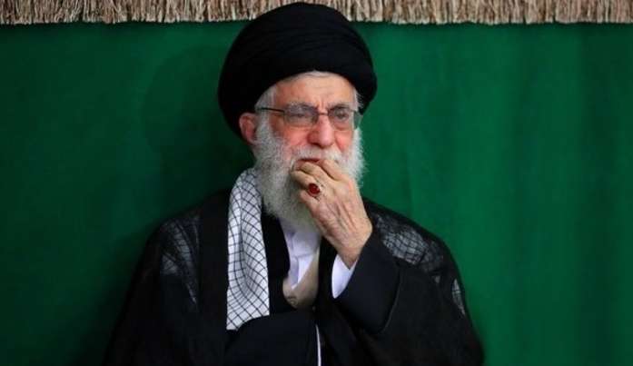 گلچین مداحی قدیمی ذاکران اهلبیت(ع) در حضور رهبر انقلاب گلچین مداحی قدیمی ذاکران اهلبیت(ع) در حضور رهبر انقلاب