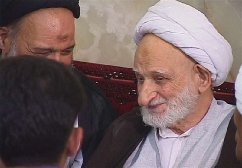 گفتوگوی متفاوت آیتالله بهجت(ره) با یک نوجوان گفتوگوی متفاوت آیتالله بهجت(ره) با یک نوجوان